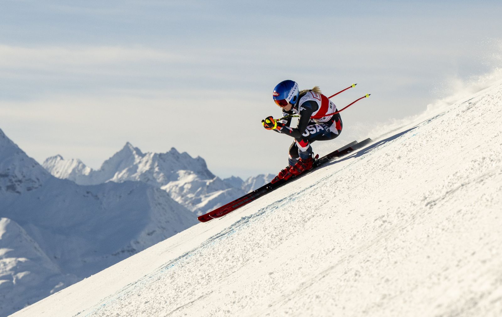epa11018577 Mikaela Shiffrin of USA in action during the Women Downhill race of the FIS Alpine Skiing World Cup in St. Moritz, Switzerland, 09 December 2023.  EPA/JEAN-CHRISTOPHE BOTT