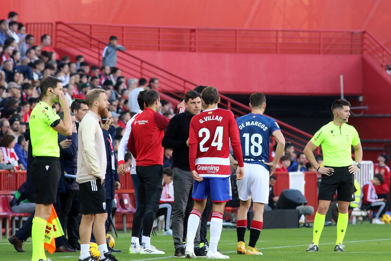 epa11021666 Athletic and Granada players react during the Spanish LaLiga soccer match between Granada CF and Athletic Club de Bilbao at Los Carmenes stadium in Granada, Andalusia, Spain, 10 December 2023. The game was temporarily suspended following a medical emergency in the stands.  EPA/Pepe Torres