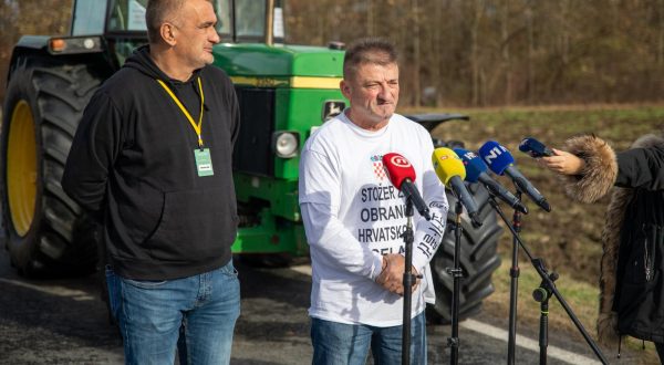 01.12.2023., Zupanja - Tomislav Pokrovac dao je izjavu medijima na Granicnom prijelazu Zupanja o prosvjedima svinjogojaca. Photo: Borna Jaksic/PIXSELL