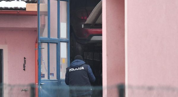 06.12.2023., Varazdin - U autoservisu Ivanek u Vidoveckoj ulici doslo je do eksplozije spremnika plina u automobilu te su tri osobe ozlijedjene i prevezene u bolnicu. Photo: Vjeran Zganec Rogulja/PIXSELL