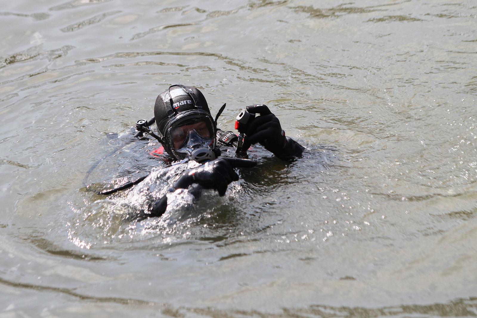 07.03.2015., Vinkovci - Pokazna vjezba spasavanja iz voda vinkovackog HGSS-a na rijeci Bosut, pod nazivom "Bosut-2015". rPhoto: Marko Mrkonjic/PIXSELL