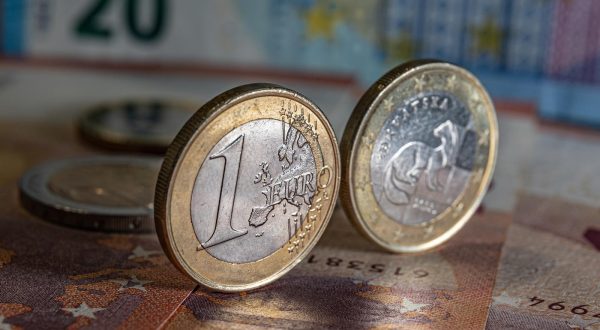 08.02.2023. Osijek - Od 01.sjecnja 2023 godine euro je nova sluzbena valuta u Republici Hrvatskoj. Photo: Davor Javorovic/PIXSELL