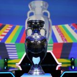 FILE PHOTO: Soccer Football - Euro 2024 Qualifying Draw - Festhalle, Frankfurt, Germany - October 9, 2022 The European Championship trophy is seen before the draw REUTERS/Kai Pfaffenbach/File Photo Photo: Kai Pfaffenbach/REUTERS