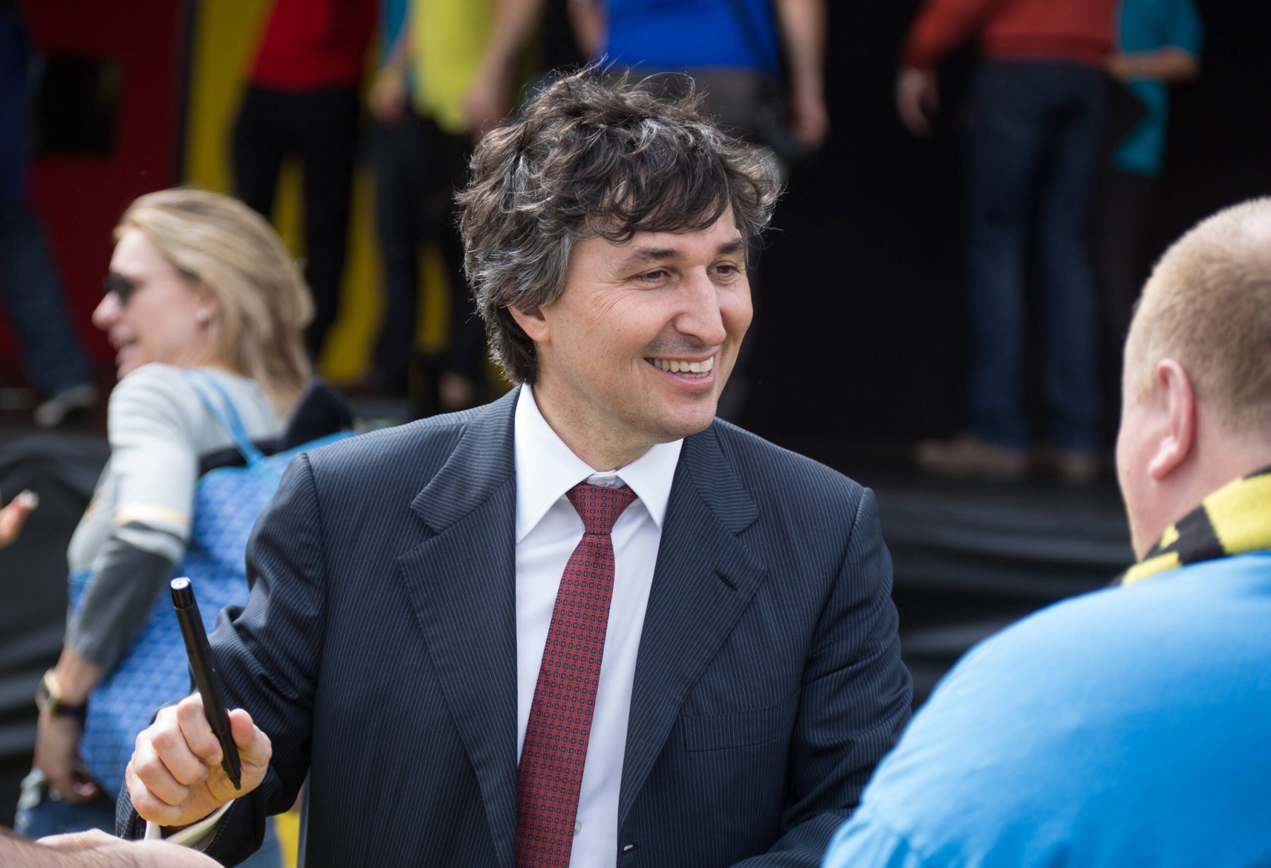 Watford Sole Owner Italian Gino Pozzo signs autographs for supporters during The Watford FC Promotion Parade at Cassiobury Park, Watford, England on 4 May 2015. PUBLICATIONxNOTxINxUK Copyright: xAndyxRowlandx 04230052

Watford Sole Owner Italian Gino Pozzo Signs autographs for Supporters during The Watford FC Promotion Parade AT  Park Watford England ON 4 May 2015 PUBLICATIONxNOTxINxUK Copyright