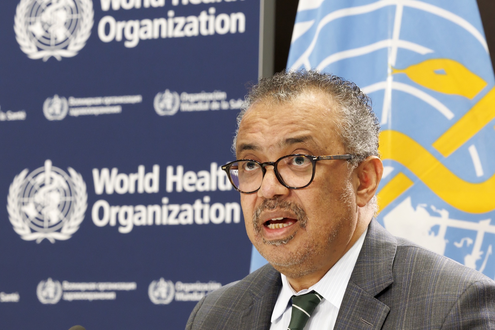 epa11031013 Director General of the World Health Organization (WHO) Tedros Adhanom Ghebreyesus talks to the media during a press conference organized by the Geneva Association of United Nations Correspondents (ACANU) at the World Health Organization (WHO) headquarters in Geneva, Switzerland, 15 December 2023.  EPA/SALVATORE DI NOLFI