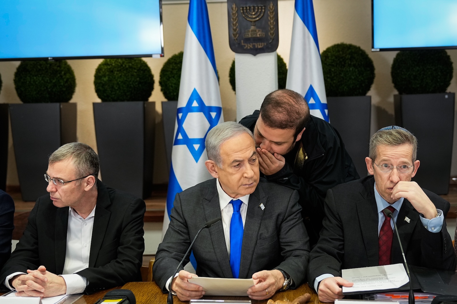 epa11042787 Israeli Prime Minister Benjamin Netanyahu (2-L), chairs a cabinet meeting at the Kirya military base, which houses the Israeli Ministry of Defence, in Tel Aviv, Israel, 24 December 2023.  EPA/Ohad Zwigenberg / POOL