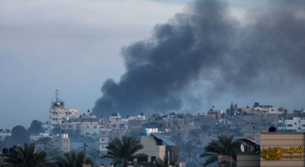 epa11065013 Smoke rises during Israeli military operations in the east of Al Maghazi, Al Bureij and Al Nuseirat refugee camps in the Gaza Strip, 08 January 2024. More than 22,800 Palestinians and at least 1,300 Israelis have been killed, according to the Palestinian Health Ministry and the Israel Defense Forces (IDF), since Hamas militants launched an attack against Israel from the Gaza Strip on 07 October, and the Israeli operations in Gaza and the West Bank which followed it.  EPA/MOHAMMED SABER