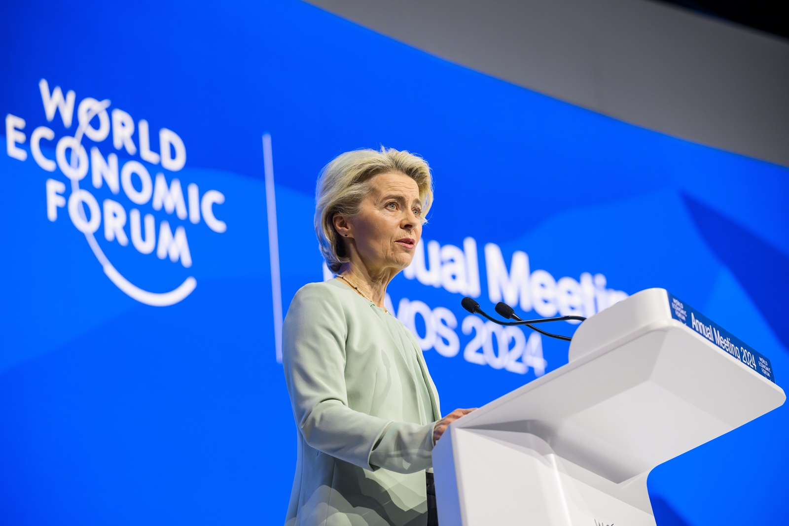 epa11082197 Ursula von der Leyen, President of the European Commission, speaks during a plenary session in the Congress Hall at the 54th annual meeting of the World Economic Forum (WEF) in Davos, Switzerland, 16 January 2024. The meeting brings together entrepreneurs, scientists, corporate and political leaders in Davos under the topic 'Rebuilding Trust' from 15 to 19 January.  EPA/GIAN EHRENZELLER
