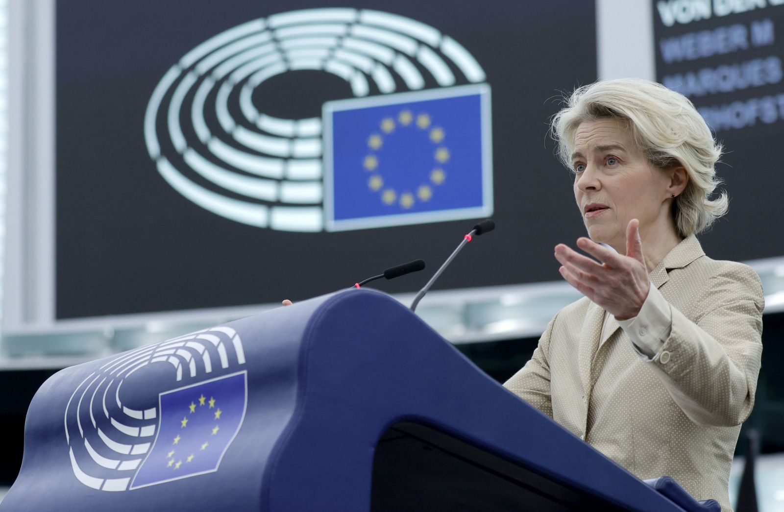 epa11084484 European Commission President Ursula von der Leyen speaks during a debate on the 'Situation in Hungary and frozen EU funds' at the European Parliament in Strasbourg, France, 17 January 2024. The EU Parliament's session runs from 15 till 18 January 2024.  EPA/RONALD WITTEK