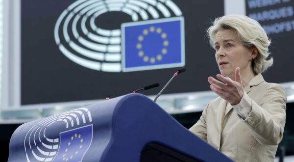 epa11084484 European Commission President Ursula von der Leyen speaks during a debate on the 'Situation in Hungary and frozen EU funds' at the European Parliament in Strasbourg, France, 17 January 2024. The EU Parliament's session runs from 15 till 18 January 2024.  EPA/RONALD WITTEK