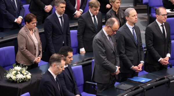epa11084951 Members of CDU faction, among them Chairman of the Christian Democratic Union (CDU) party and faction, Friedrich Merz (front-C), stand during a minute of silence for deceased former German Parliament â€˜Bundestagâ€™ president Wolfgang Schaeuble prior to a government question time at the parliament in Berlin, Germany, 17 January 2024. During the question time of the German government, German Minister for Economy and Climate Robert Habeck and German Minister for Economic Cooperation and Development Svenja Schulze are meant to answer questions of Members of Parliament.  EPA/CLEMENS BILAN