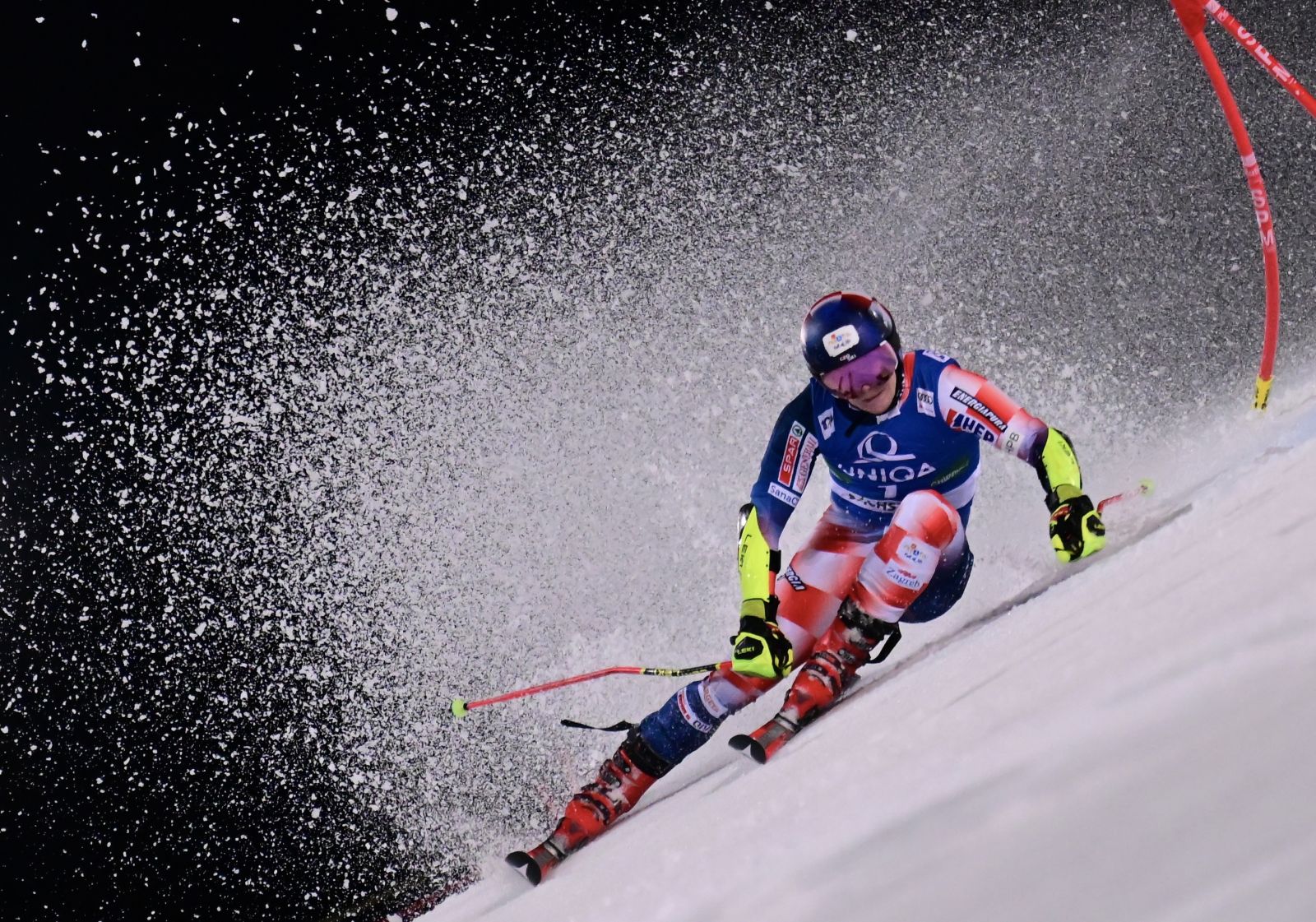 epa11099094 Filip Zubcic of Croatia in action during the first run of the Men's Giant Slalom Night race of the FIS Alpine Skiing World Cup in Schladming, Austria, 23 January 2024.  EPA/CHRISTIAN BRUNA
