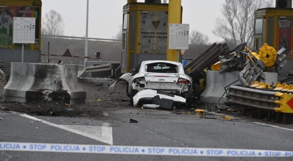 17.1.2024., Zapresic - Prometna nesreca na ulazu na naplatne postaje u Zapresicu. Photo: Davorin Visnjic/PIXSELL
