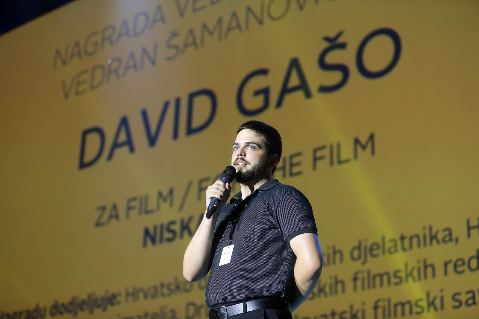 17.07.2023.., Pula - Pula film festival Dobitnik nagrade Vedran Samanovic je David Gaso za film Niska trava. Photo: Srecko Niketic/PIXSELL