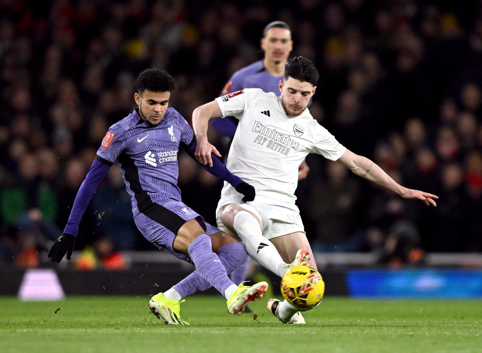 Soccer Football -  FA Cup - Third Round - Arsenal v Liverpool - Emirates Stadium, London, Britain - January 7, 2024 Liverpool's Luis Diaz in action with Arsenal's Declan Rice REUTERS/Dylan Martinez Photo: Dylan Martinez/REUTERS