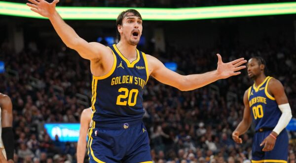 Dec 28, 2023; San Francisco, California, USA; Golden State Warriors forward Dario Saric (20) reacts to a call after a play against the Miami Heat in the fourth quarter at the Chase Center. Mandatory Credit: Cary Edmondson-USA TODAY Sports Photo: Cary Edmondson/REUTERS