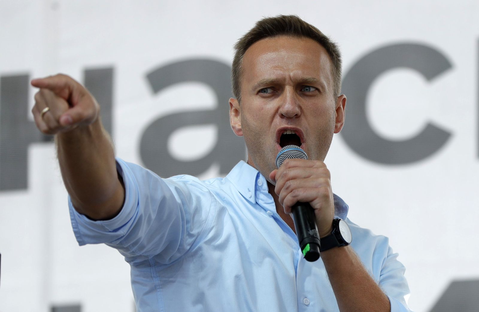 FILE - Russian opposition activist Alexei Navalny gestures while speaking to a crowd during a political protest in Moscow, Russia on July 20, 2019. Russia’s prison agency says that imprisoned opposition leader Alexei Navalny has died. He was 47. The Federal Prison Service said in a statement that Navalny felt unwell after a walk on Friday Feb. 16, 2024 and lost consciousness. (AP Photo/Pavel Golovkin, File)