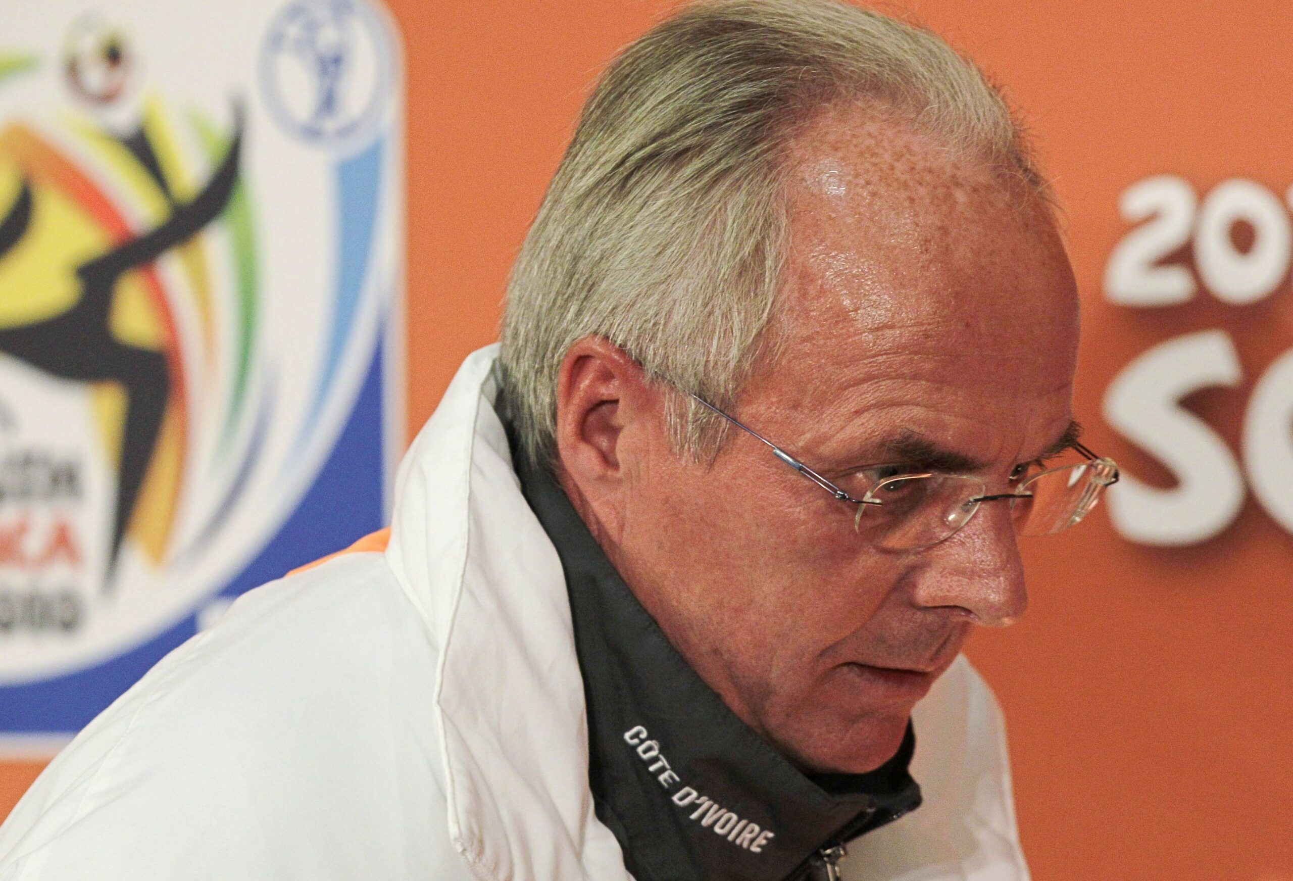 Ivory Coast head coach Sven-Goran Eriksson attends the news conference a day before the match against North Korea in Nelspruit, South Africa, Thursday June 24, 2010, as they are playing Group G of the soccer World Cup 2010.  (AP Photo/Kin Cheung)
