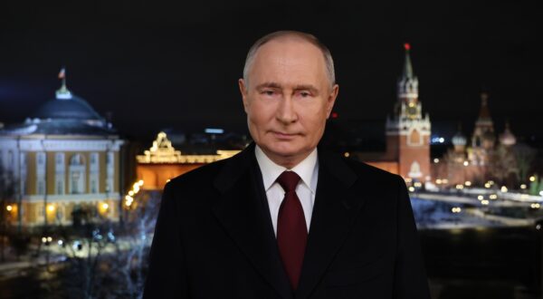 epa11051344 Russian President Vladimir Putin speaks during his annual New Year's address to the nation in Moscow, Russia, 31 December 2023.  EPA/GAVRIIL GREGOROV / SPUTNIK / KREMLIN POOL