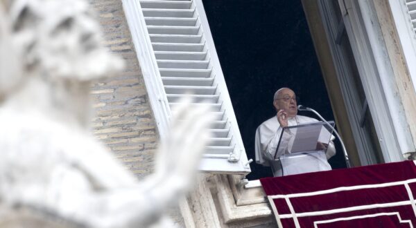 epa11062263 Pope Francis leads the Angelus prayer from the window of the Apostolic Palace overlooking Saint Peter's Square at the Vatican City, 07 January 2024.  EPA/MASSIMO PERCOSSI