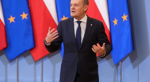 epa11114135 Polish Prime Minister Donald Tusk speaks during a press conference after a meeting of his cabinet at the PM's Office in Warsaw, Poland, 30 January 2024. April's local government elections in Poland will be the first serious public assessment of the political changes that came after the general election in October 2023, Donald Tusk said.  EPA/Rafal Guz POLAND OUT