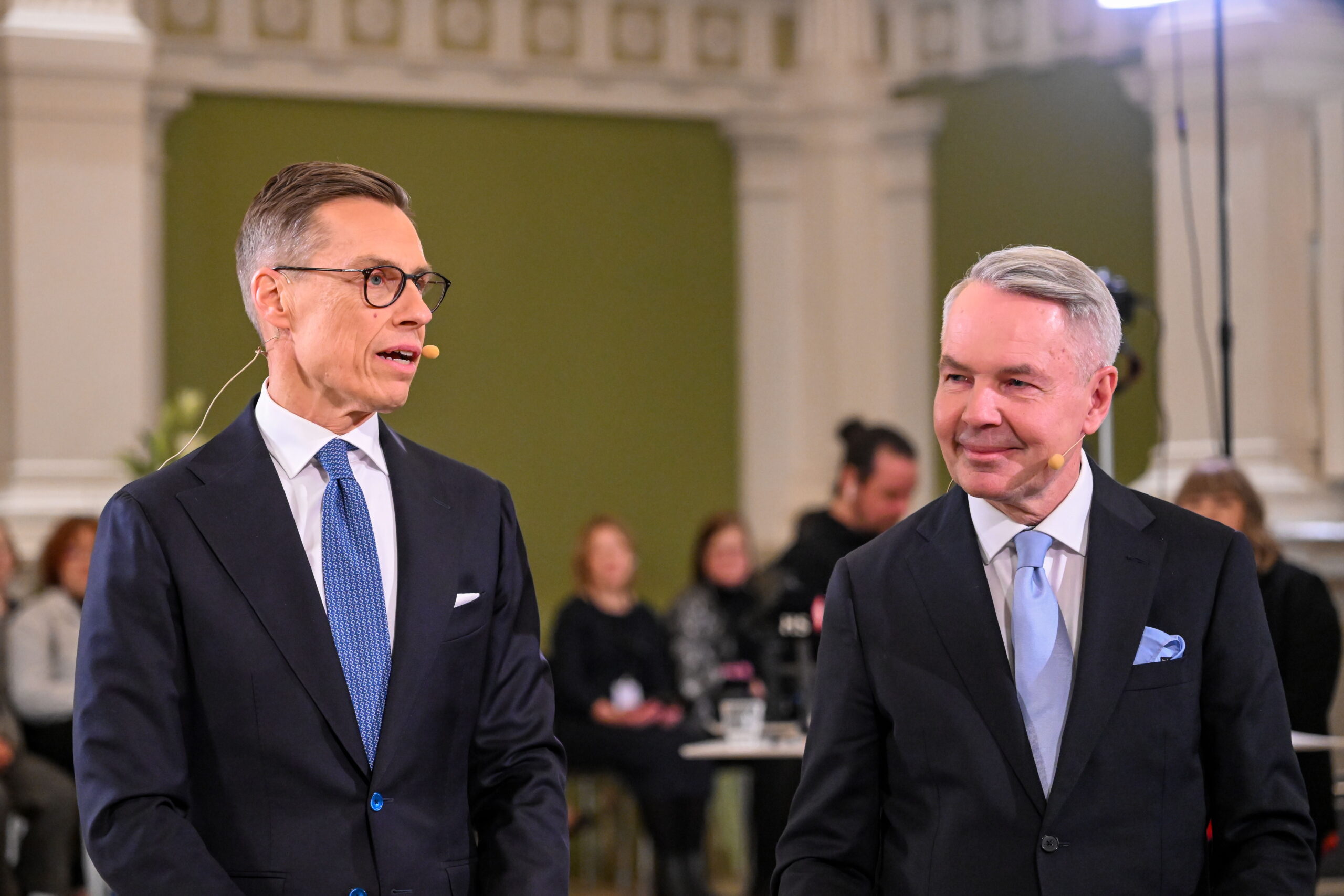 epa11145853 Presidential candidates Alexander Stubb (L) and Pekka Haavisto (R) during the second round of the presidential election at the Helsinki City Hall, in Helsinki, Finland 11 February 2024. The second round of the presidential election in Finland takes place on 11 February 2024 between the two frontrunner candidates of the first round Alexander Stubb and Pekka Haavisto.  EPA/KIMMO BRANDT