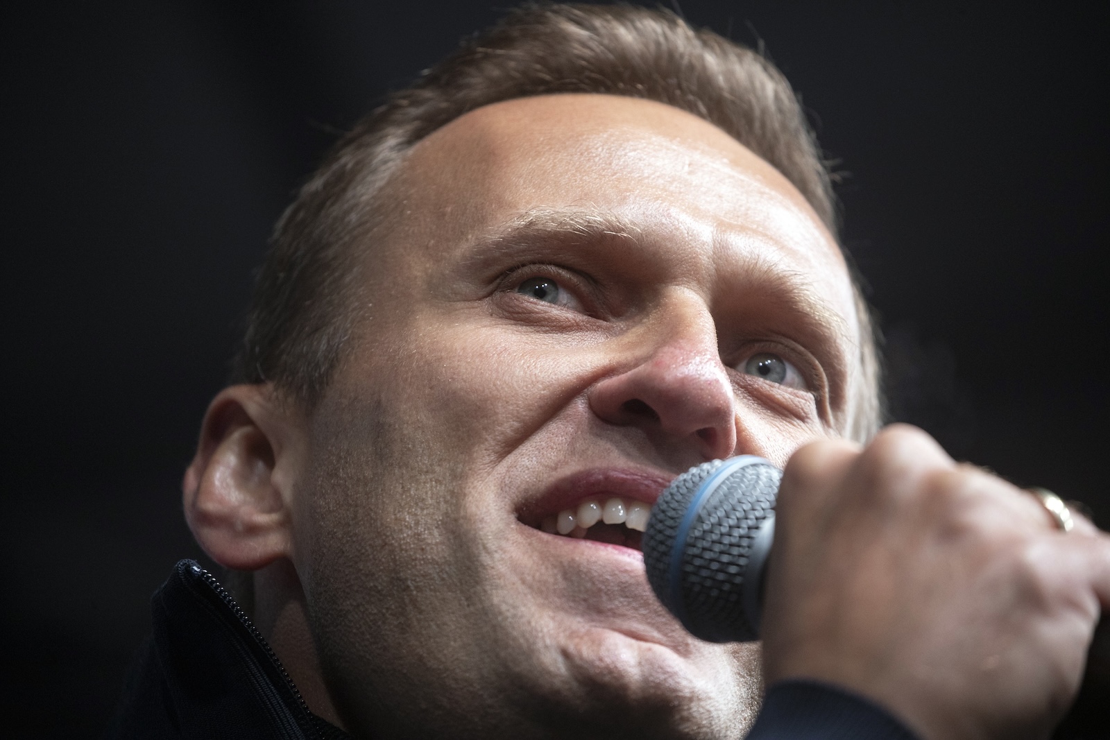 epa11157863 (FILE) - Russian opposition leader Alexey Navalny speaks during an opposition rally in support of political prisoners in Moscow, Russia, 29 September 2019 (reissued 16 February 2024). Russian opposition leader and outspoken Kremlin critic Alexey Navalny has died aged 47 in a penal colony, the Federal Penitentiary Service of the Yamalo-Nenets Autonomous District announced on 16 February 2024. A prison service statement said that Navalny 'felt unwell' after a walk on 16 February, and it was investigating the causes of his death. Late last year, he was transferred to an Arctic penal colony considered one of the harshest prisons.  EPA/SERGEI ILNITSKY *** Local Caption *** 56288067