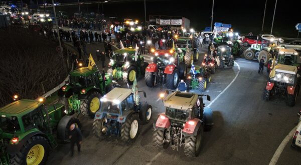 epa11167099 Farmers from northern and central Greece with their tractors gather in the area of Castle of Boeotia, some 130 km north of Athens, while heading for a rally in Athens, Greece, 19 February 2024. Farmers will hold a rally in Athens on 20 February after calling for colleagues around the country to join their protest. Their demands include the lifting of the tax on agricultural diesel fuel, lower energy costs and a 100 percent reimbursement on lost livestock and crop products income. They also demand the revision of the European Union's Common Agricultural Policy.  EPA/PANAGIOTIS PRAGIANNIS