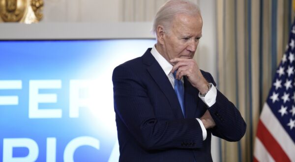 epa11187335 US President Joe Biden looks on during an event to deliver remarks on his actions to fight crime in the State Dining Room at the White House in Washington, DC, USA, 28 February 2024.  EPA/YURI GRIPAS / POOL