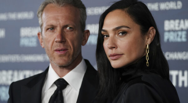 Jaron Varsano, left, and Gal Gadot arrive at the ninth Breakthrough Prize Awards on Saturday, April 15, 2023, at The Academy Museum of Motion Pictures in Los Angeles. (Photo by Jordan Strauss/Invision/AP)
