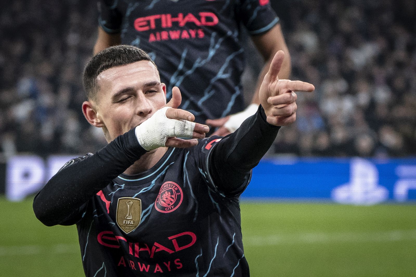 epa11150912 Manchester City's Phil Foden celebrates after scoring the 1-3 goal during the UEFA Champions League round of 16 first leg soccer match between FC Copenhagen and Manchester City, in Copenhagen, Denmark, 13 February 2024.  EPA/Mads Claus Rasmussen  DENMARK OUT