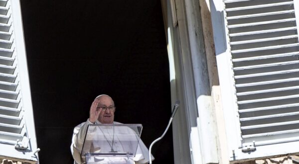 epa11180265 Pope Francis leads his Angelus prayer from his office window overlooking Saint Peter's Square at the Vatican City, 25 February 2024.  EPA/ANGELO CARCONI