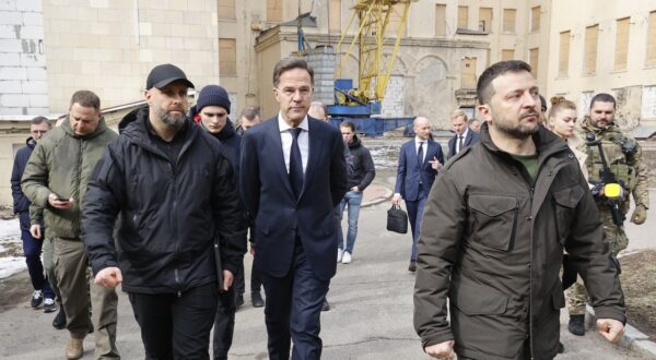 epa11191084 Oleh Synyehubov (L), Governor of Kharkiv Oblast, Dutch Prime Minister Mark Rutte (C) and Ukrainian President Volodymyr Zelensky (R) walk near the damaged Regional Administration building during their joint visit to Kharkiv, northeastern Ukraine, 01 March 2024. Dutch Prime Minister Rutte arrived in Ukraine to meet with top officials amid Russia's invasion.  EPA/SERGEY KOZLOV