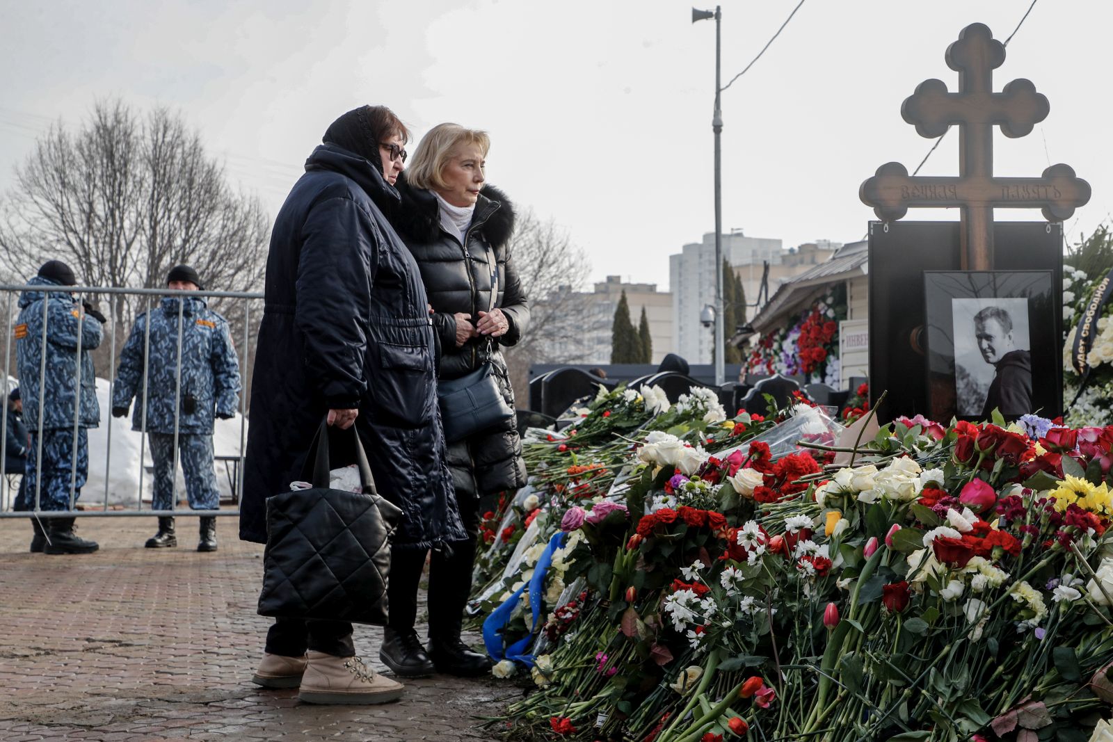 epa11192873 Lyudmila Navalnaya (L), mother of late Russian opposition leader Alexei Navalny, mourns near her son’s grave at the Borisovskoye cemetery, on the outskirts of Moscow, Russia, 02 March 2024. Outspoken Kremlin critic Navalny died aged 47 in an arctic penal colony on 16 February 2024, after being transferred there in 2023. The colony is considered to be one of the world’s harshest prisons. Alexei Navalny’s body was laid to rest on 01 March 2024 at the Borisovskoye cemetery outside Moscow.  EPA/MAXIM SHIPENKOV