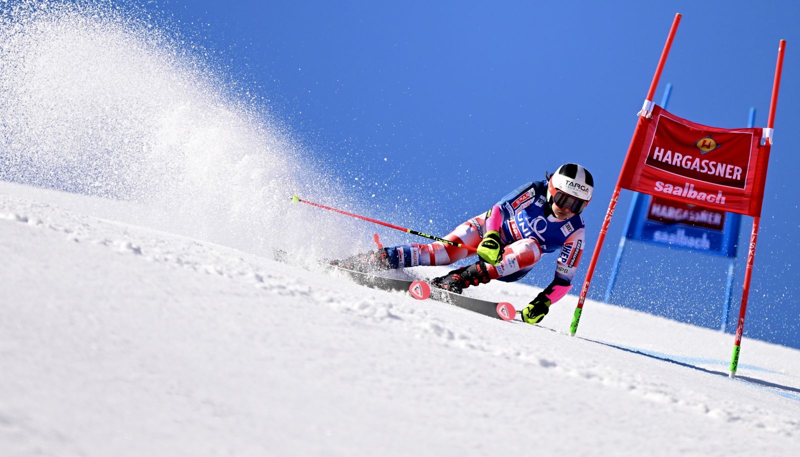 epa11225265 Zrinka Ljutic of Croatia in action in the 1st run of the Women's Giant Slalom race at the FIS Alpine Skiing World Cup finals in Saalbach Hinterglemm, Austria, 17 March 2024.  EPA/CHRISTIAN BRUNA