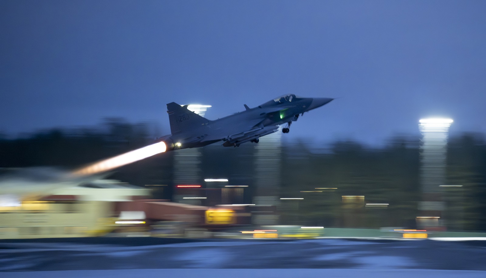 epa11199146 A JAS 39 Gripen C/D takes off from Lulea-Kallax airport during military exercise Nordic Response 2024, Sweden, 04 March 2024. According to the NATO, military staff from 13 NATO Allies and Partners will be participating in exercise Nordic Response 2024, part of the Steadfast Defender exercise series, in Norway, Finland and Sweden, running between 03 to 14 March.  EPA/Anders Wiklund SWEDEN OUT