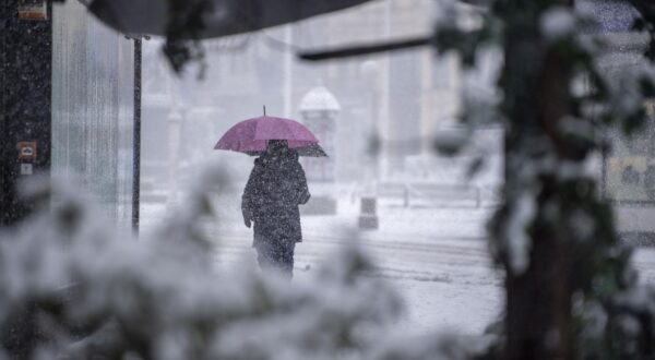 19.01.2024., Zagreb- Snijeg u centru grada nekima stvara probleme a neki uzivaju u zimskim radostima. Photo: Igor Soban/PIXSELL