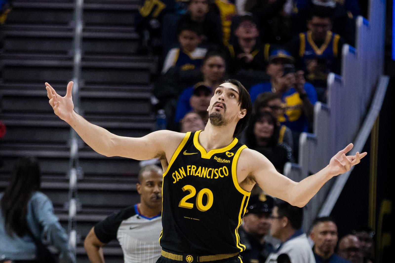 Feb 14, 2024; San Francisco, California, USA; Golden State Warriors forward Dario Saric (20) reacts during the first half of the game against the LA Clippers at Chase Center. Mandatory Credit: John Hefti-USA TODAY Sports Photo: John Hefti/REUTERS