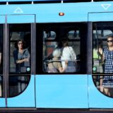 17.07.2023., Zagreb - Unatoc povremenim problemima sa radom klima uredjaja i smanjenom broju polazaka po ljetnom voznom redu, tijekom toplinskog vala koji ponovno 