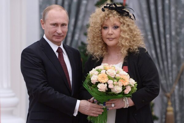 MOSCOW, RUSSIA. DECEMBER 22, 2014. Russian singer Alla Pugacheva receives an Order of Merit for the Fatherland (4th class) from Russia's president Vladimir Putin at a ceremony of presenting the state awards of the Russian Federation, at Moscow's Kremlin. Alexei Nikolsky/Russian presidential press service/TASS,Image: 213906539, License: Rights-managed, Restrictions: , Model Release: no, Credit line: Nikolsky Alexei / TASS / Profimedia
