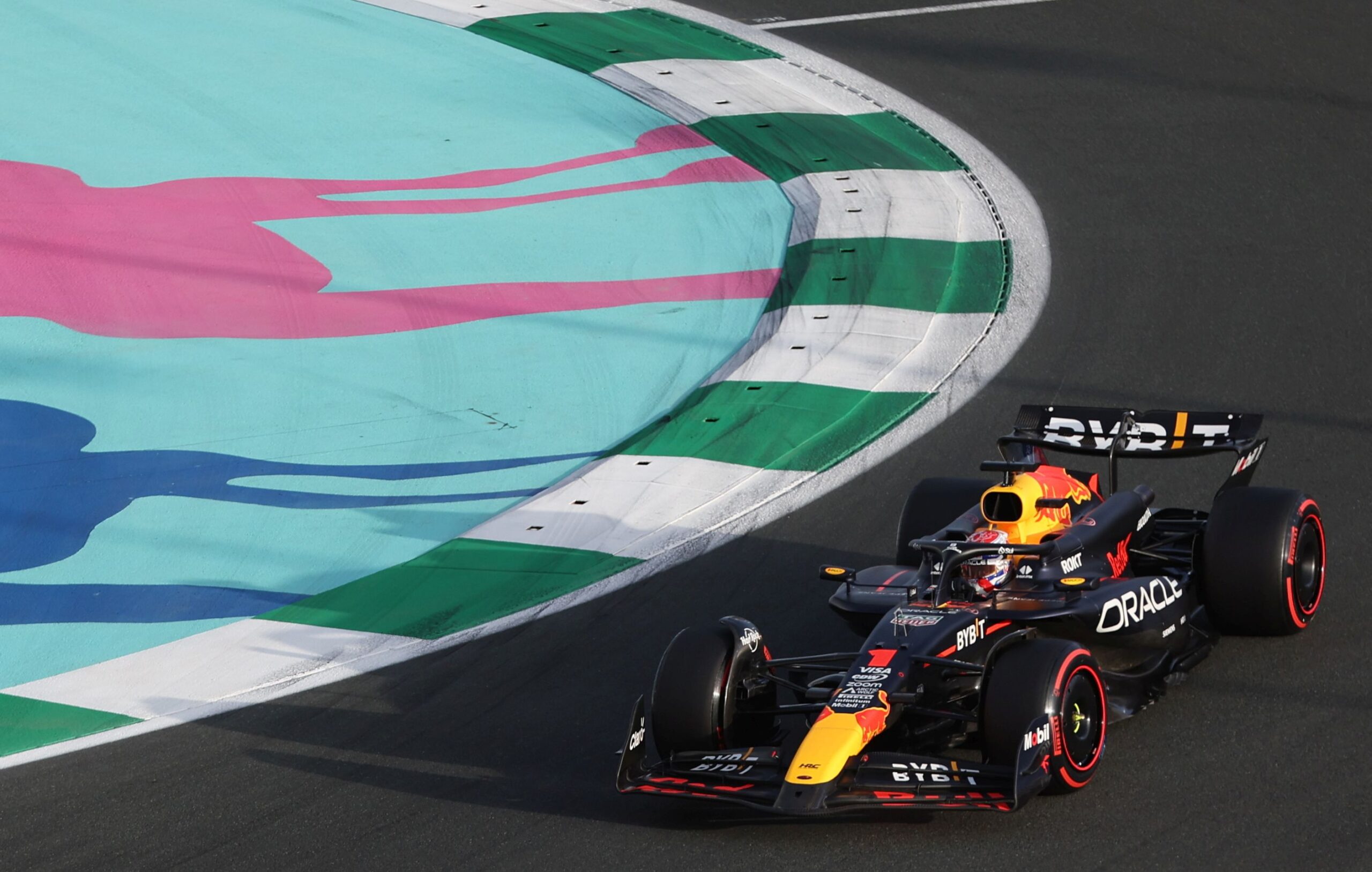 epa11207006 Dutch driver Max Verstappen of Red Bull Racing steers his car during a practice session for the Formula One Saudi Arabia Grand Prix, at the Jeddah Corniche Circuit in Jeddah, Saudi Arabia, 08 March 2024. The 2024 Saudi Arabia Formula 1 Grand Prix is held on 09 March.  EPA/ALI HAIDER