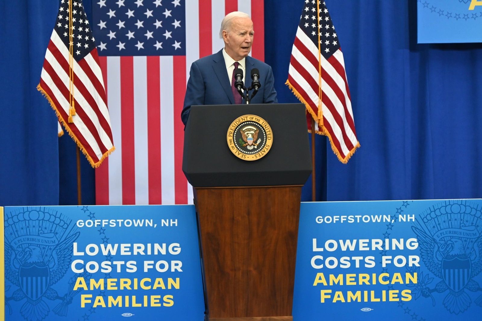 RECORD DATE NOT STATED U.S. President Joe Biden Remarks In Goffstown New Hampshire NEW President of the United States Joe Biden delivers remarks on lowering costs for American families and delivers his vision in contrast to Former U.S. President Donald J. Trump at the YMCA Allard Center in Goffstown, New Hampshire. March 11, 2024, Goffstown, New Hampshire, USA: President of the United States Joe Biden delivers remarks on lowering costs for American families and delivers his vision in contrast to Former U.S. President Donald J. Trump at the YMCA Allard Center in Goffstown, New Hampshire. Credit: /TheNews2 Foto: /Thenews2/imago images U.S. President Joe Biden Remarks In Goffstown New Hampshire Copyright: xKylexMazzax,Image: 855972205, License: Rights-managed, Restrictions: imago is entitled to issue a simple usage license at the time of provision. Personality and trademark rights as well as copyright laws regarding art-works shown must be observed. Commercial use at your own risk.;PUBLICATIONxNOTxINxUSA, Credit images as "Profimedia/ IMAGO", Model Release: no, Credit line: Kyle Mazza / imago stock&people / Profimedia