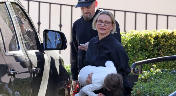 Montecito, CA  - *EXCLUSIVE*  - Cameron wore all black with a Prada fanny-pack and Benji assisted 3 year-old daughter Raddix as they left breakfast at Tre Lune on Sunday morning in Montecito, CA.

*UK Clients - Pictures Containing Children
Please Pixelate Face Prior To Publication*,Image: 823143729, License: Rights-managed, Restrictions: , Model Release: no, Pictured: Cameron Diaz, Benji Madden, Raddix Madden, Credit line: BACKGRID / Backgrid USA / Profimedia