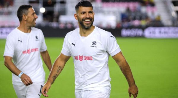 Argentine former football player Sergio Aguero (R) smiles before the exhibition "Leyendas Conmebol" football match at DRV PNK Stadium in Fort Lauderdale, Florida, on December 5, 2023.,Image: 827116107, License: Rights-managed, Restrictions: , Model Release: no, Credit line: Chris Arjoon / AFP / Profimedia