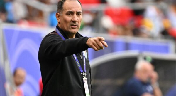 India's Croatian coach Igor Stimac gestures to his team players during the Qatar 2023 AFC Asian Cup Group B football match between Australia and India at the Ahmad bin Ali Stadium in Al-Rayyan, west of Doha on January 13, 2024.,Image: 836589353, License: Rights-managed, Restrictions: , Model Release: no, Credit line: HECTOR RETAMAL / AFP / Profimedia