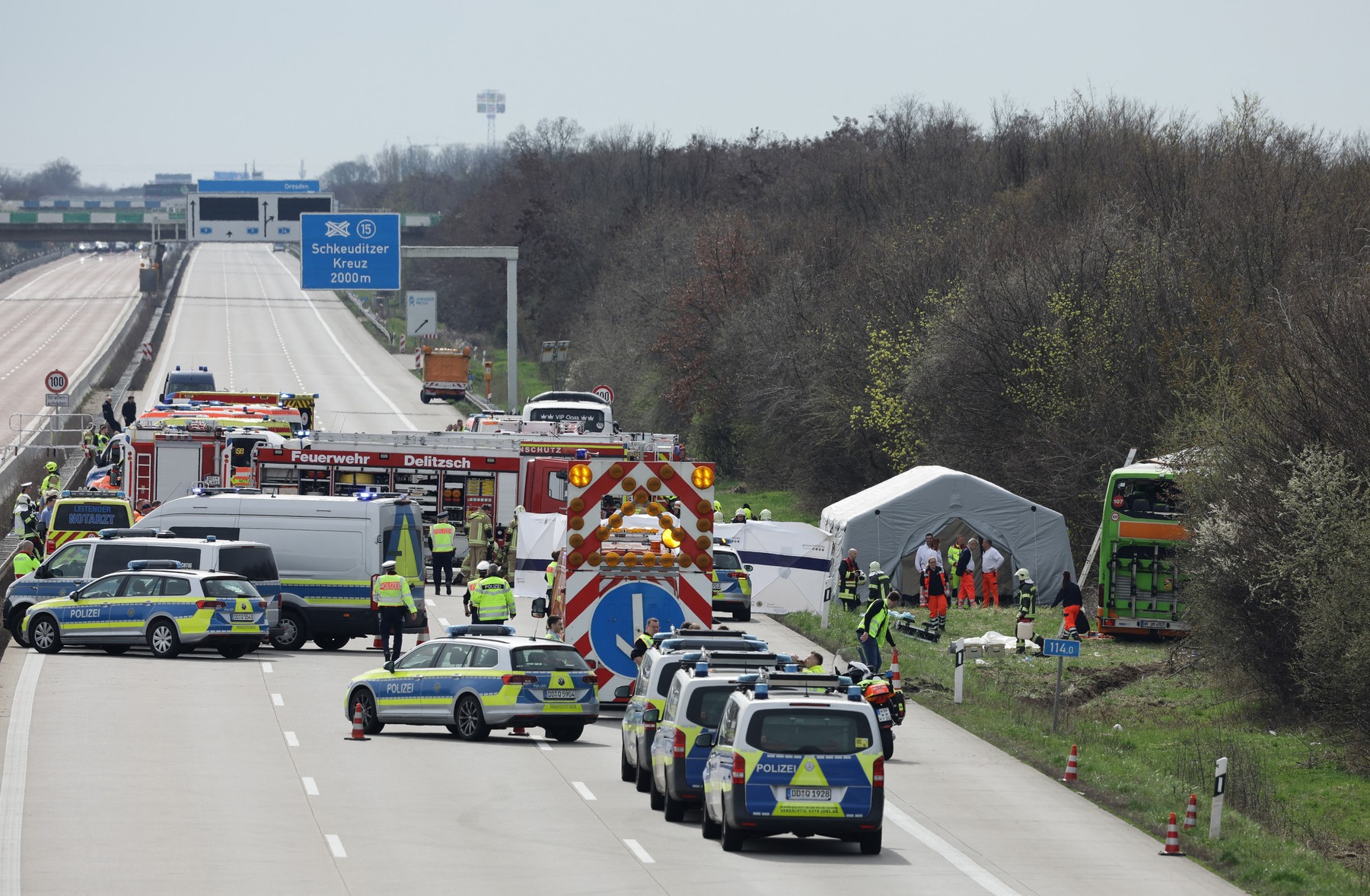 Emergency and police vehicles stand on the A9 highway at the scene of an accident where at least five people were killed on March 27, 2024 in Schkeuditz, near Leipzig, eastern Germany.,Image: 859987783, License: Rights-managed, Restrictions: , Model Release: no, Credit line: Jens Schlueter / AFP / Profimedia