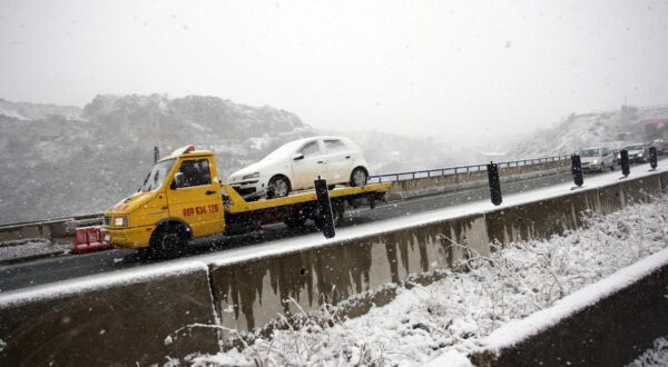 01.02.2012., Dugopolje, Klis - Rano poslijepodne snijezni prekrivac zabijelio je podrucje Klisa i Dugopolja. Photo: Ivo Cagalj/PIXSELL