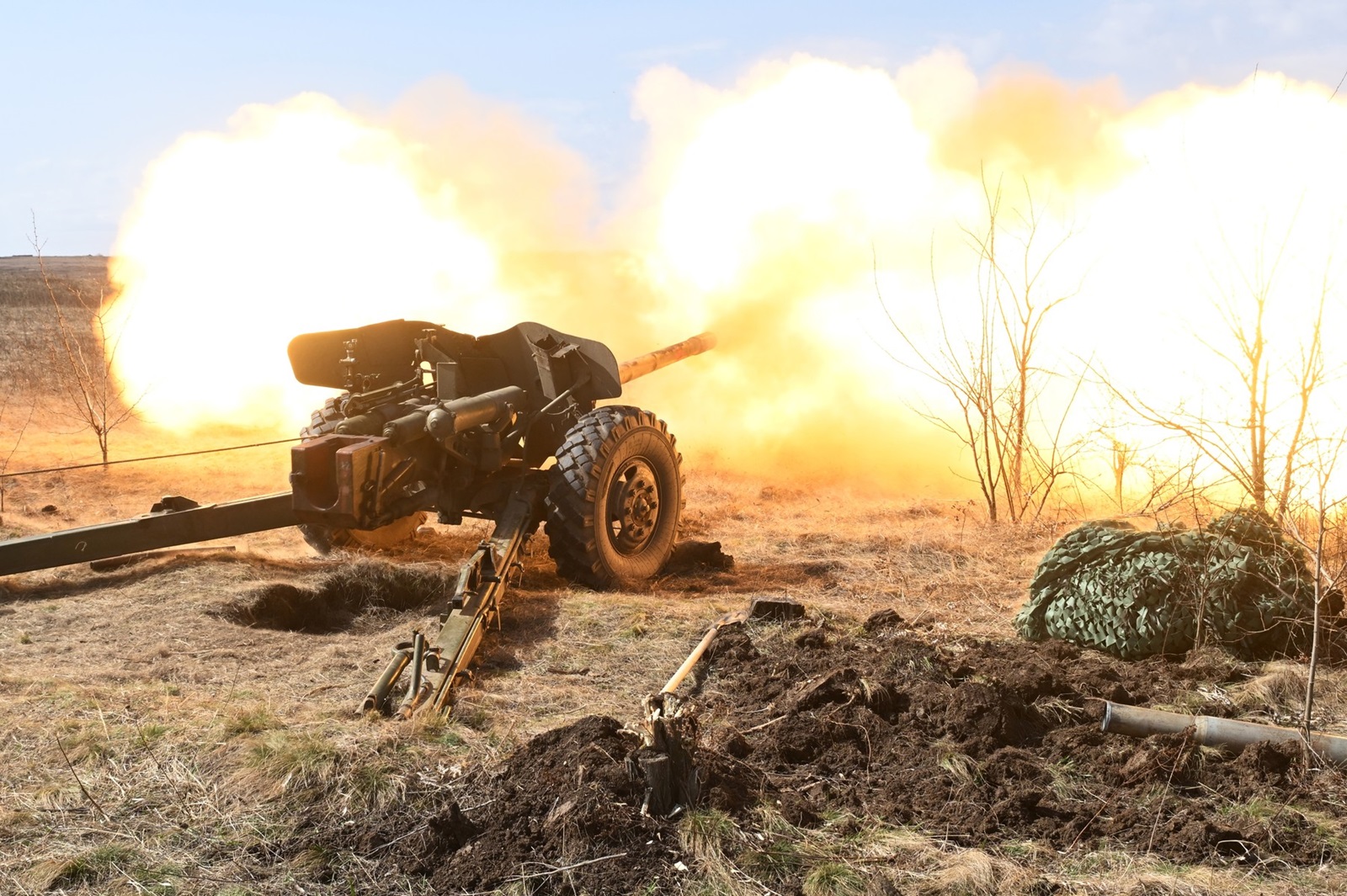 8653436 31.03.2024 Russian servicemen of the 2nd Army Corps of the Battllegroup South fire an artillery gun during combat training in the special operation zone amid Russia's military operation in Ukraine, Russia. Sputnik,Image: 861392751, License: Rights-managed, Restrictions: Editors' note: THIS IMAGE IS PROVIDED BY RUSSIAN STATE-OWNED AGENCY SPUTNIK., Model Release: no, Credit line: - / Sputnik / Profimedia