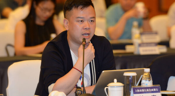 CHENGDU, CHINA - MAY 25: Lin Qi, Chairman and CEO of Yoozoo Games Co., Ltd, speaks during a meeting on May 25, 2018 in Chengdu, Sichuan Province of China. PUBLICATIONxINxGERxSUIxAUTxHUNxONLY Copyright: xVCGx CFP111154514381