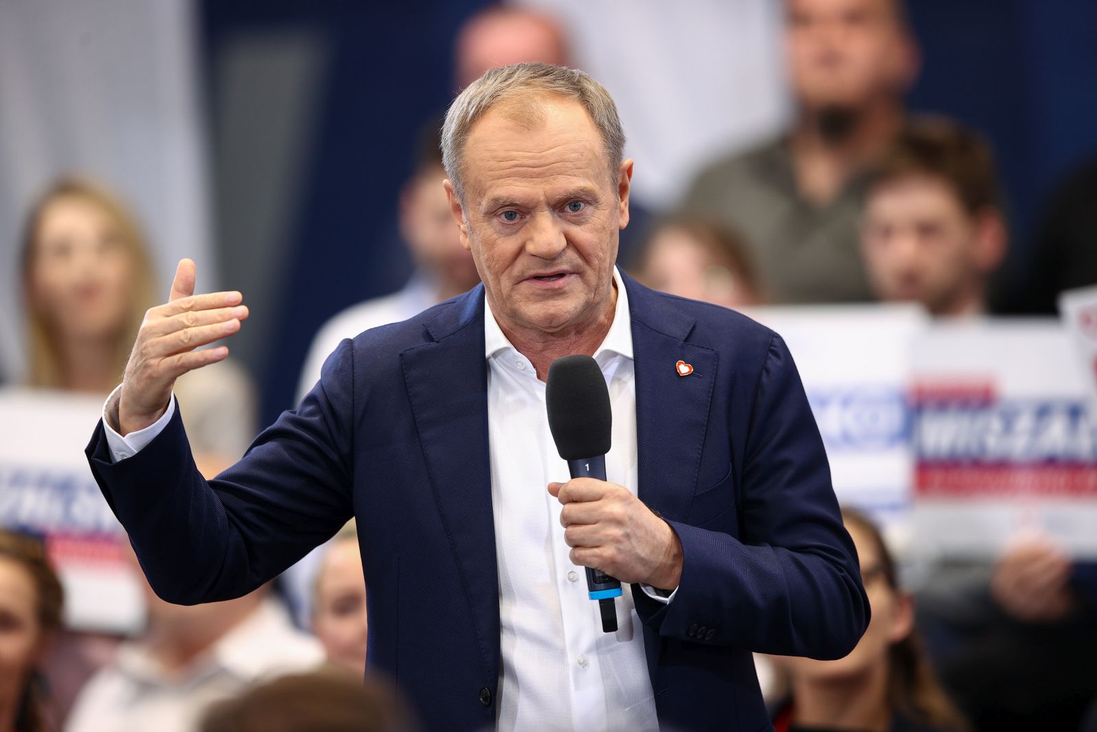 epa11257275 Polish Prime Minister Donald Tusk speaks at an open campaign meeting for the local elections in Krakow, Poland, 03 April 2024. Local elections in Poland will be held on 07 April, with the second round is set for 21 April.  EPA/Lukasz Gagulski POLAND OUT